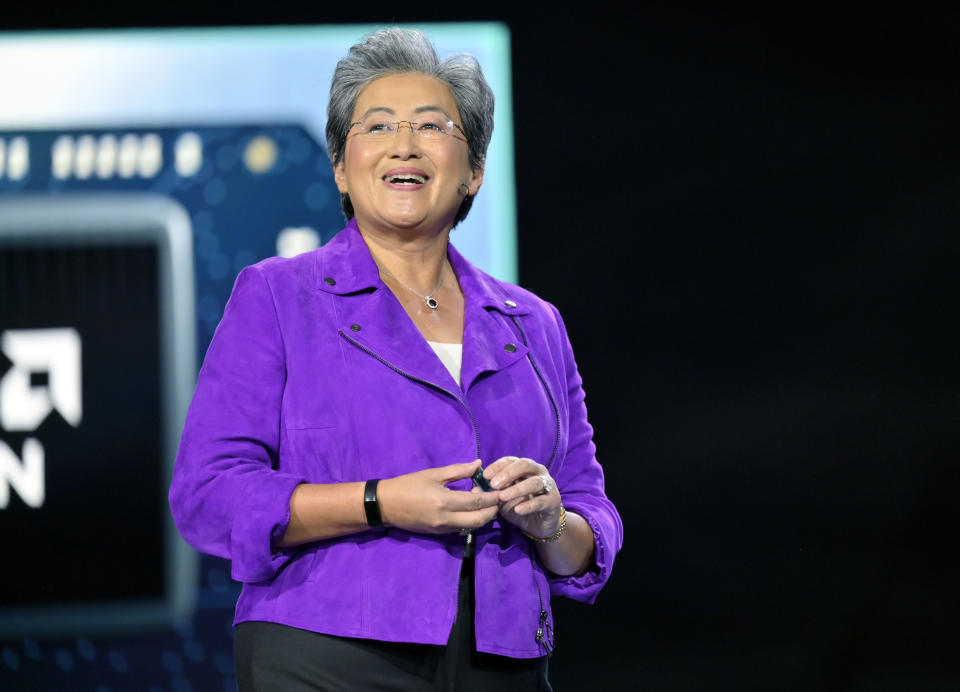 LAS VEGAS, NV - 4 JANUARI: Presiden dan CEO AMD Dr. Lisa Su menyampaikan pidato utama pada CES 2023 di The Venetian Las Vegas pada 04 Januari 2023 di Las Vegas, Nevada.  CES adalah pameran dagang teknologi konsumen tahunan terbesar di dunia, yang berlangsung dari tanggal 5 hingga 8 Januari dan menampilkan sekitar 3.100 peserta pameran yang memamerkan produk dan layanan terbaru mereka kepada lebih dari 100.000 peserta.  (Foto oleh David Baker/Getty Images)