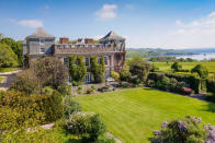 <p><span>El histórico castillo de Ince se encuentra situado en un terreno de casi 77 hectáreas en una península propia en Cornish. </span> </p>