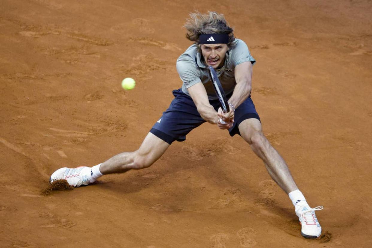 Zverev locker im Viertelfinale