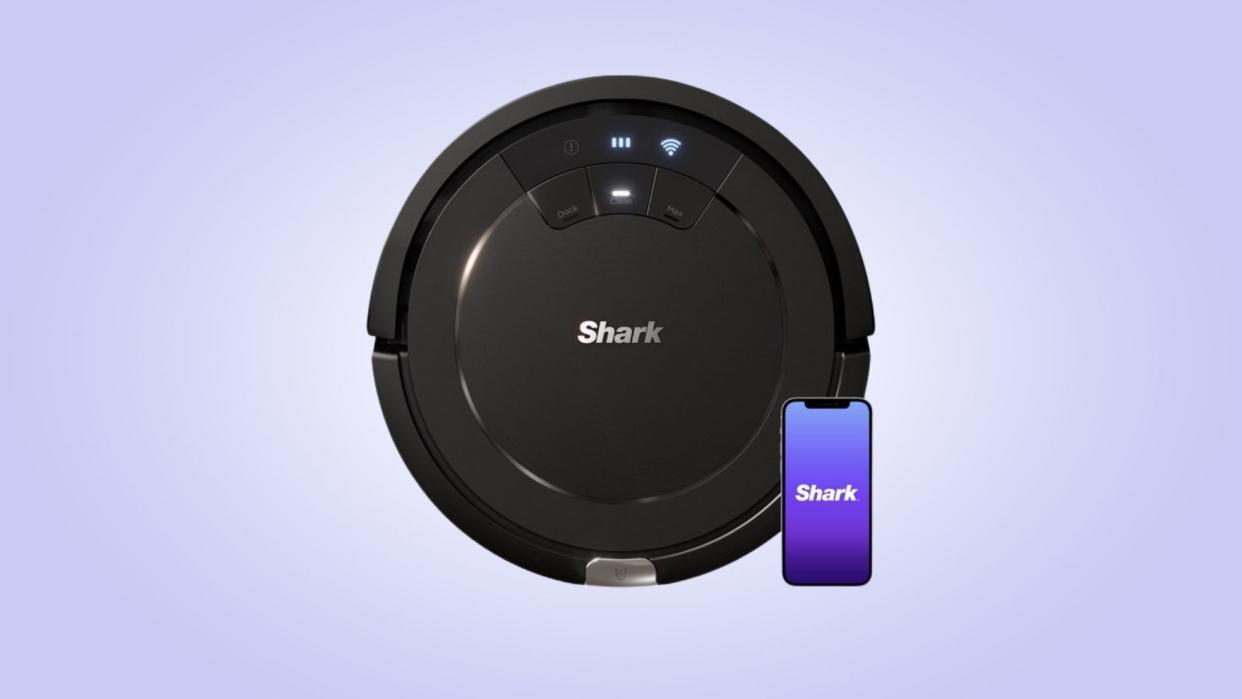 Shark Ion Robot Vacuum in black