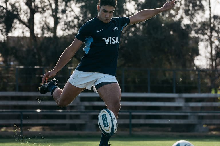 Santiago Carreras seguirá como apertura en los Pumas, una función en la que el cordobés está en deuda en el equipo nacional.