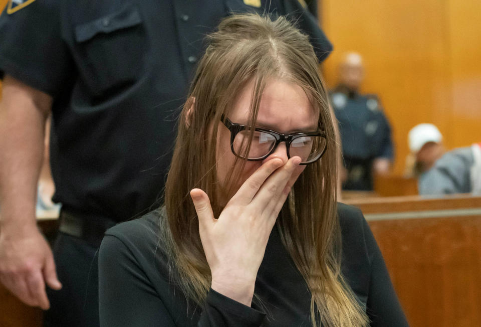 Anna Sorokin kommen vor Gericht die Tränen (Bild: Steven Hirsch/Pool via REUTERS)