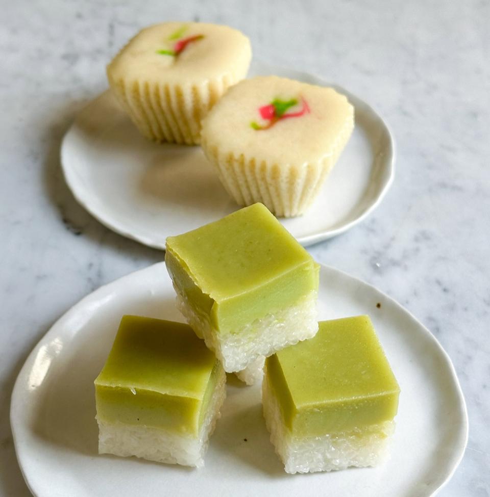 'Seri Muka' (front) is soft with well cooked glutinous rice while the Apam Solo (back) hides a surprise of grated coconut flavoured with gula Melaka inside.