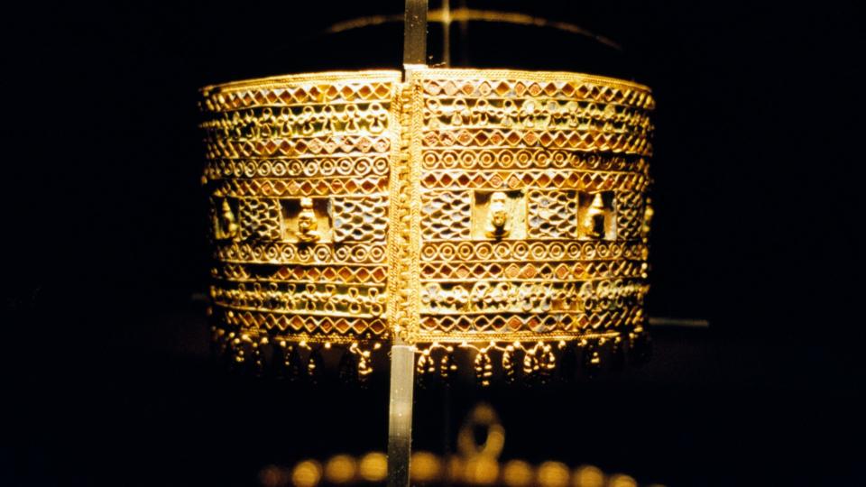 Gold bracelet of Queen Amanishakheto.