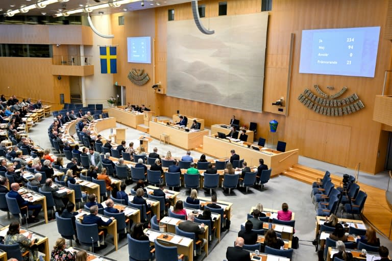 Members of the Swedish Parliament adopted a law lowering the age required for people to legally change their gender from 18 to 16 (Jessica Gow/TT)