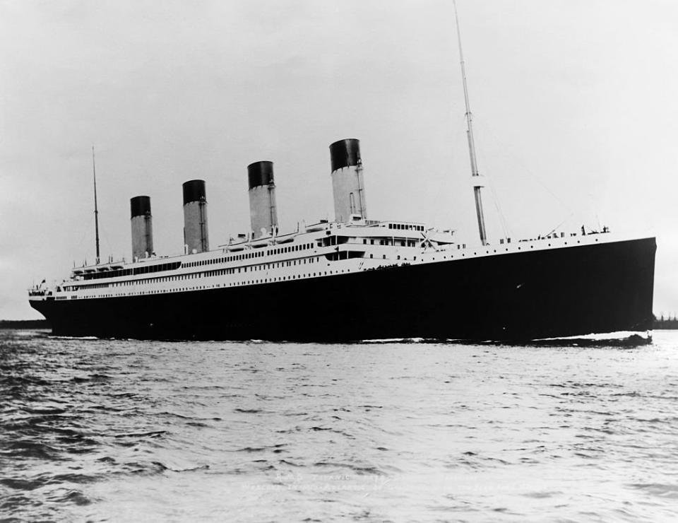 鐵達尼號是當時世界上最大的遠洋郵輪。