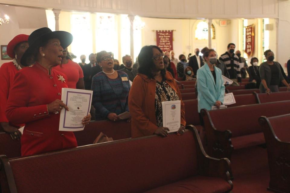 Parishioners at Mount Pleasant United Methodist Church praise the Lord during Sunday morning worship service at the church.
(Photo: Photo by Voleer Thomas/For The Guardian)