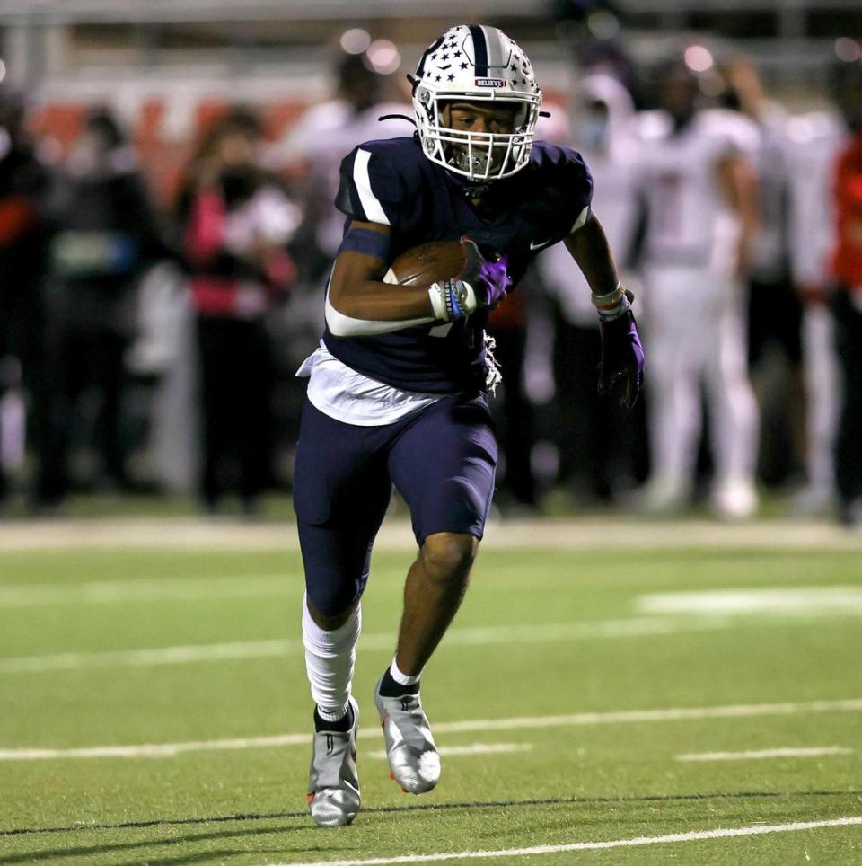 Richland receiver CJ Nelson (1) goes 36 yards for a touchdown reception against Colleyville Heritage during the first half of a high school football game, October 23, 2020 played at the Birdville ISD Fine Arts/Athletics Complex in North Richland Hills, Tx. (Steve Nurenberg Special to the Star-Telegram)