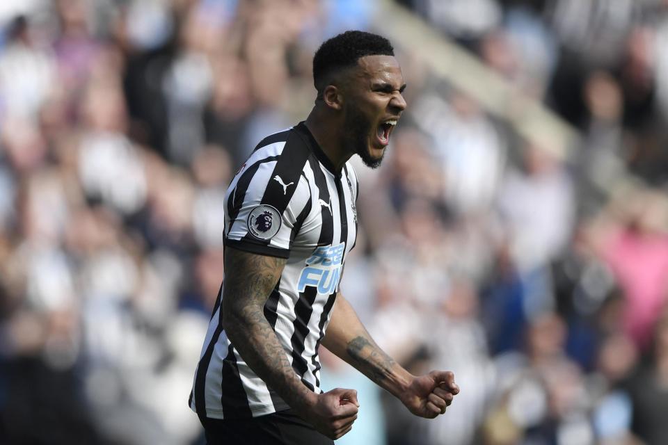 Tottenham rival Chelsea for Jamaal Lascelles transfer