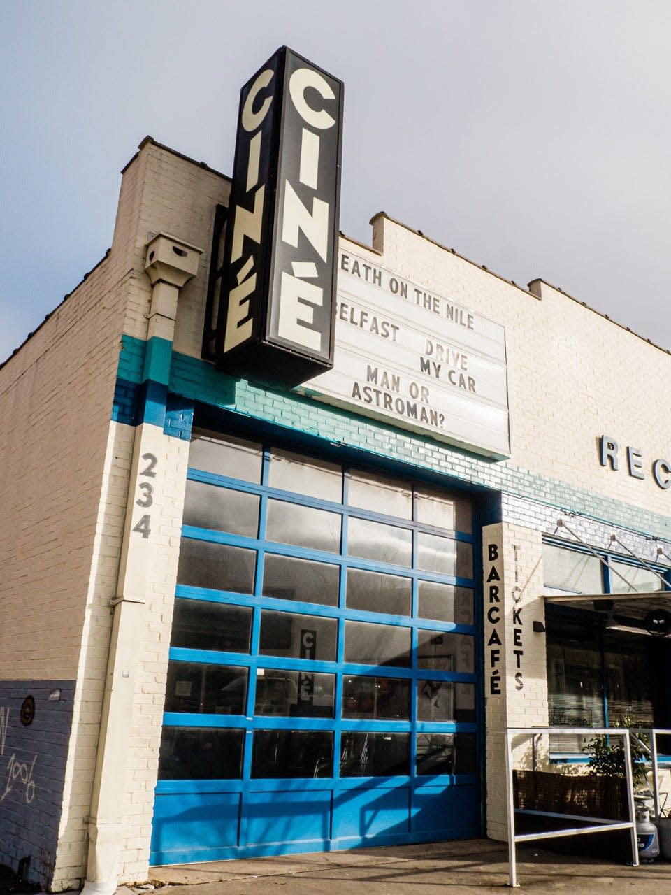 An Oscar Gala fundraiser for downtown Athens, Ga. nonprofit movie theatre and concert hall Ciné will be held at Epting Catering on Saturday, Mar. 9, 2024.