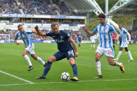 <p>Soccer Football – Premier League – Huddersfield Town vs Tottenham Hotspur – John Smith’s Stadium, Huddersfield, Britain – September 30, 2017 Tottenham’s Harry Kane in action with Huddersfield Town’s Christopher Schindler REUTERS/Peter Powell EDITORIAL USE ONLY. No use with unauthorized audio, video, data, fixture lists, club/league logos or “live” services. Online in-match use limited to 75 images, no video emulation. No use in betting, games or single club/league/player publications. Please contact your account representative for further details. </p>