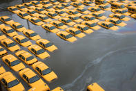 <b>Eine Stadt Land unter </b> <br> <br> Nach dem verheerenden Wirbelsturm Sandy ist die Ostküste der USA schwer getroffen: Millionen Haushalte sind ohne Strom, New York steht unter Wasser. (Bild: Reuters)