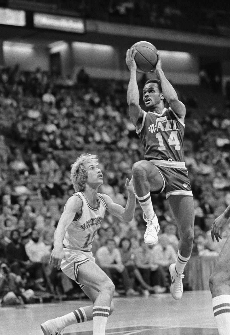 Rickey Green (14), shown with the Utah Jazz in 1982, was known as the fastest man in the NBA through much of his career.