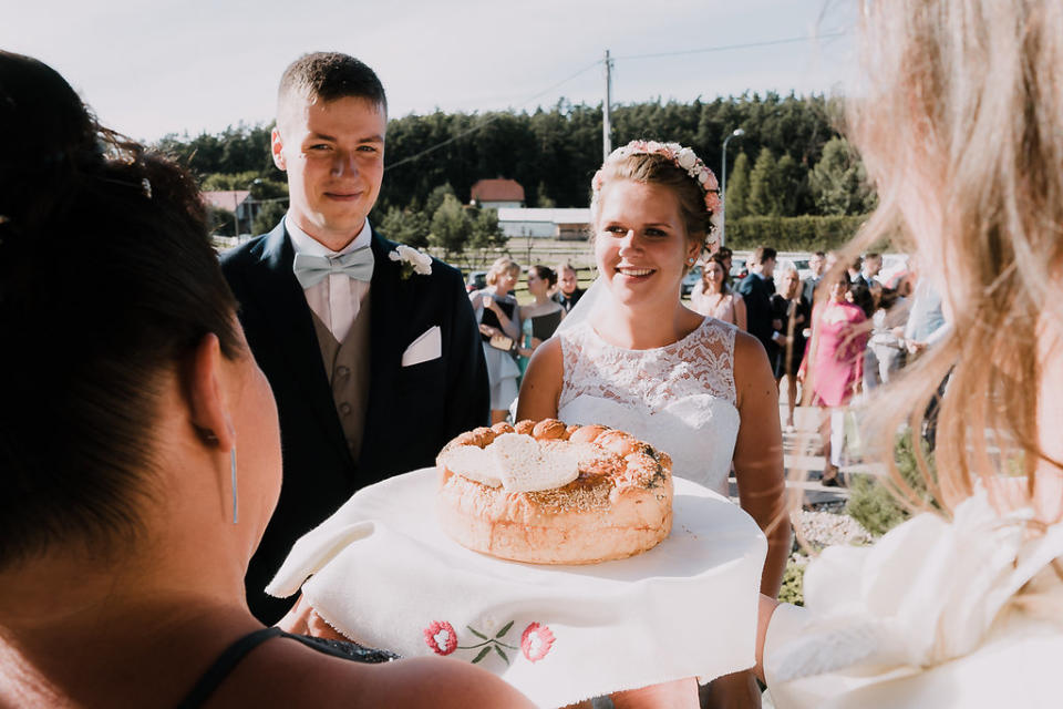 The ritual with bread, salt and vodka. [Photo: Bureniusz]