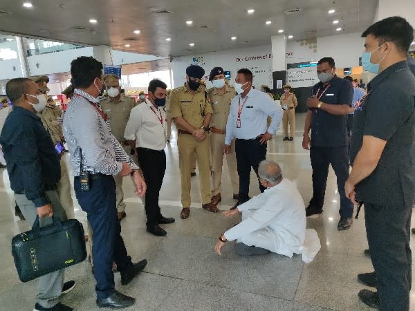 Chhattisgarh Chief Minister Bhupesh Baghel at Lucknow Airport. (Image courtesy: Twitter/ @bhupeshbaghel)