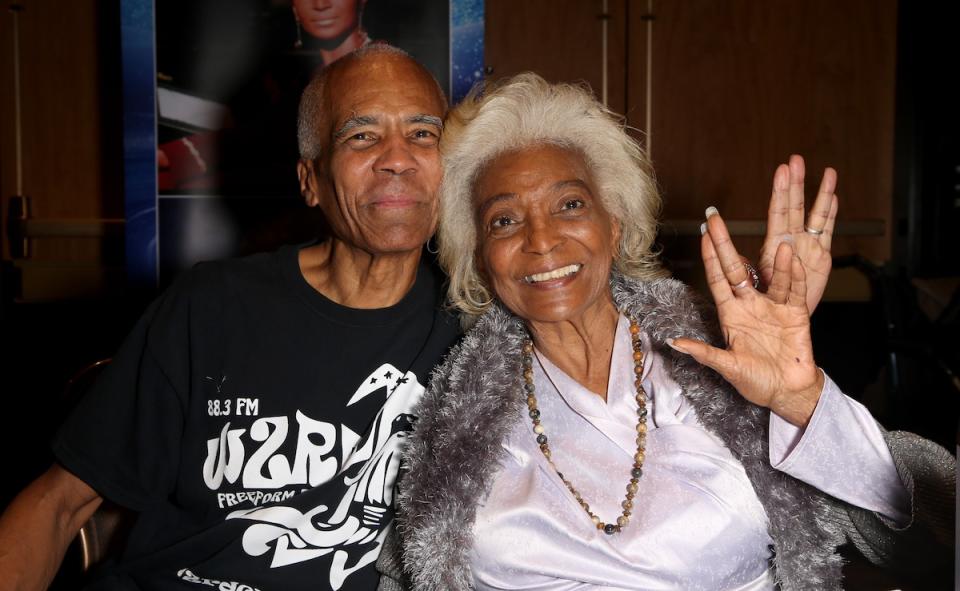 Kyle Johnson and Nichelle Nichols Star Trek cast