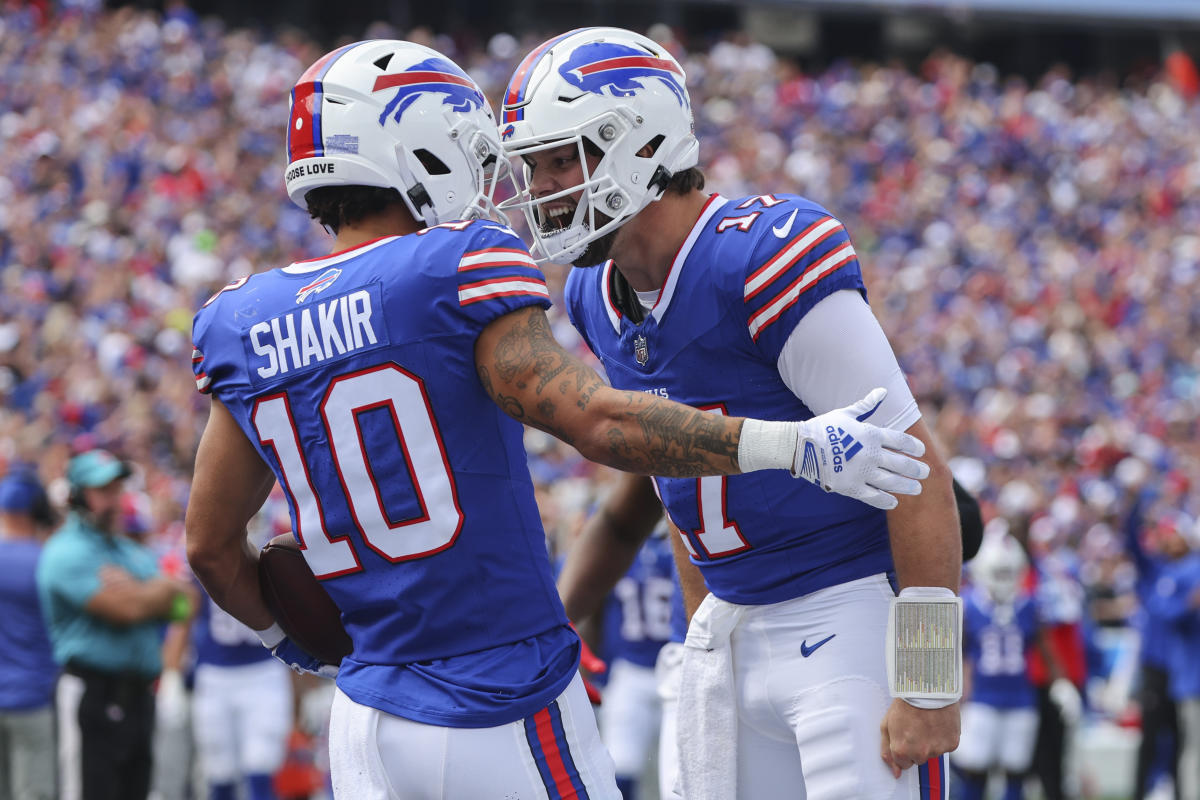 Buffalo Bills WATCH: Josh Allen Builds Lead vs. Las Vegas Raiders