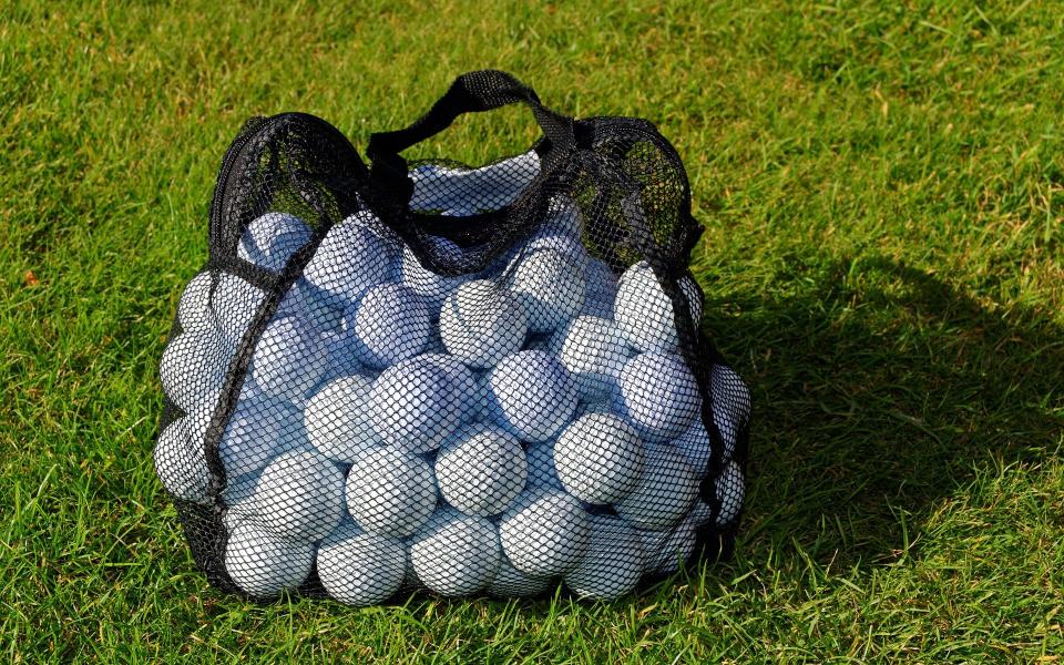 golf balls - Pixabay