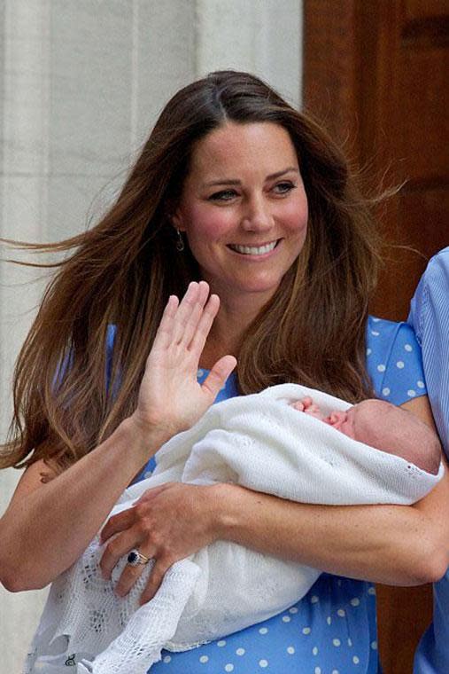 Kate wore a bespoke dress from Jenny Packham that looked very similar to the one Princess Diana wore after William's birth.