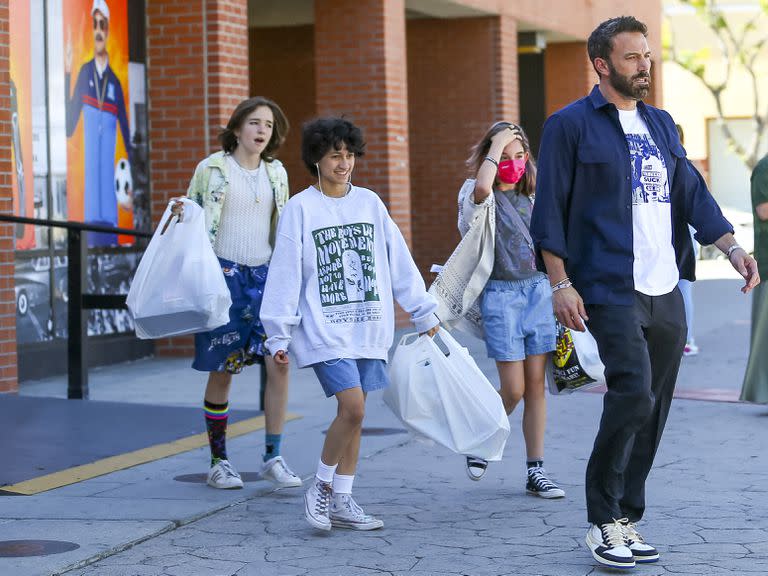 Ben Affleck y sus hijos salieron de compras para prepararse para el próximo Halloween