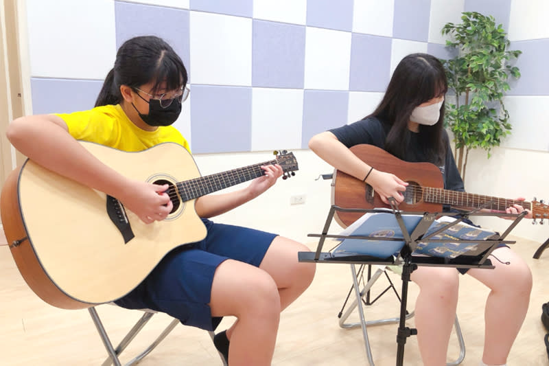 中和音樂教室推薦吉他教學，圖片由私立花卿樂坊音樂技藝短期補習班提供