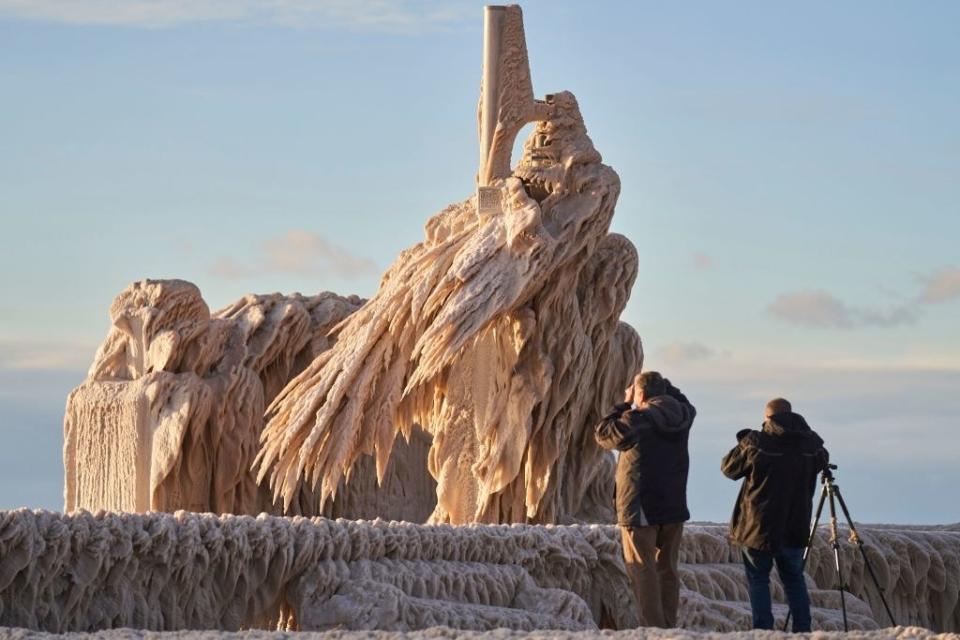 Ice formations on the coast