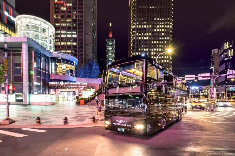 晶華推出的「美食獵遊包車派對」，飽覽城市風光同時品嘗五星級美食。（台北晶華酒店提供）