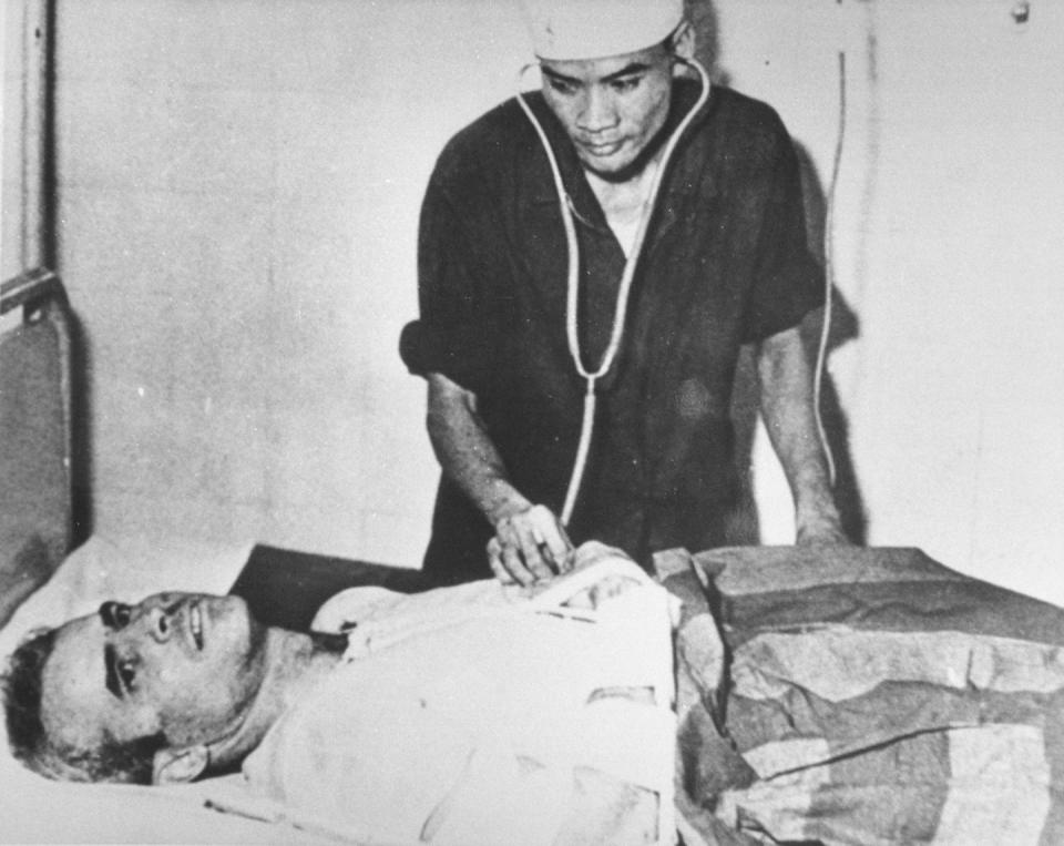 <p>McCain in a Hanoi hospital. During his captivity, McCain was tortured frequently, his weight fell to 105 pounds, and he twice attempted suicide, <a rel="nofollow noopener" href="https://www.nytimes.com/2018/08/25/obituaries/john-mccain-dead.html?action=click&module=Top%20Stories&pgtype=Homepage" target="_blank" data-ylk="slk:according to The New York Times;elm:context_link;itc:0;sec:content-canvas" class="link ">according to <em>The New York Times</em></a>. </p>