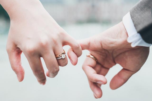 Kirk Cousins explains why he wears wedding band on field