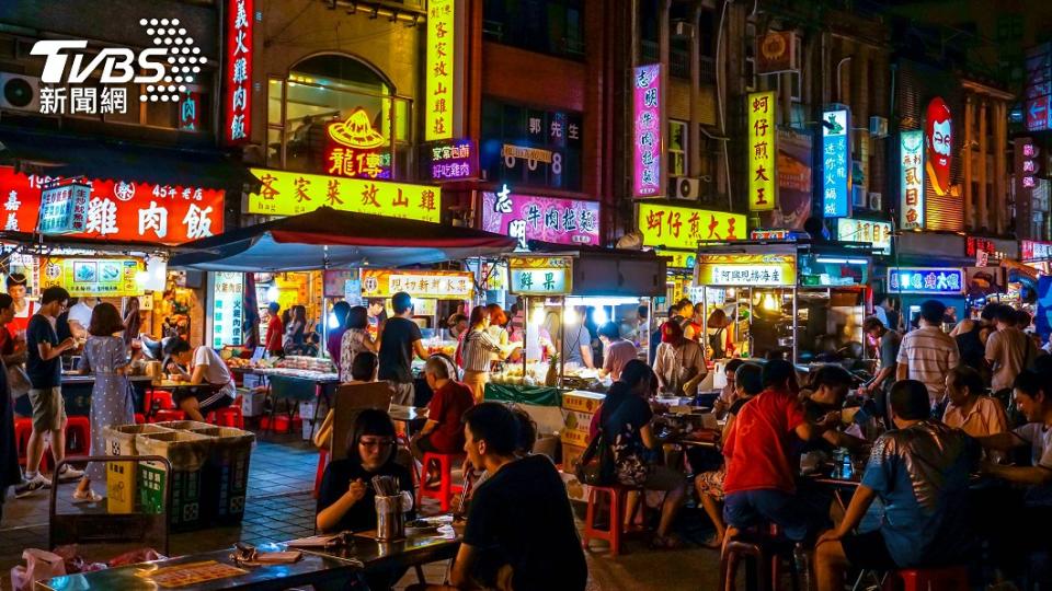 台灣夜市有各式各樣的小吃，牛排就是代表之一。（示意圖／Shutterstock達志影像）