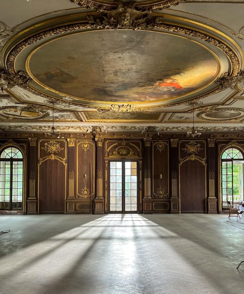 A ballroom  in Lynnewood Hall as of 2024.