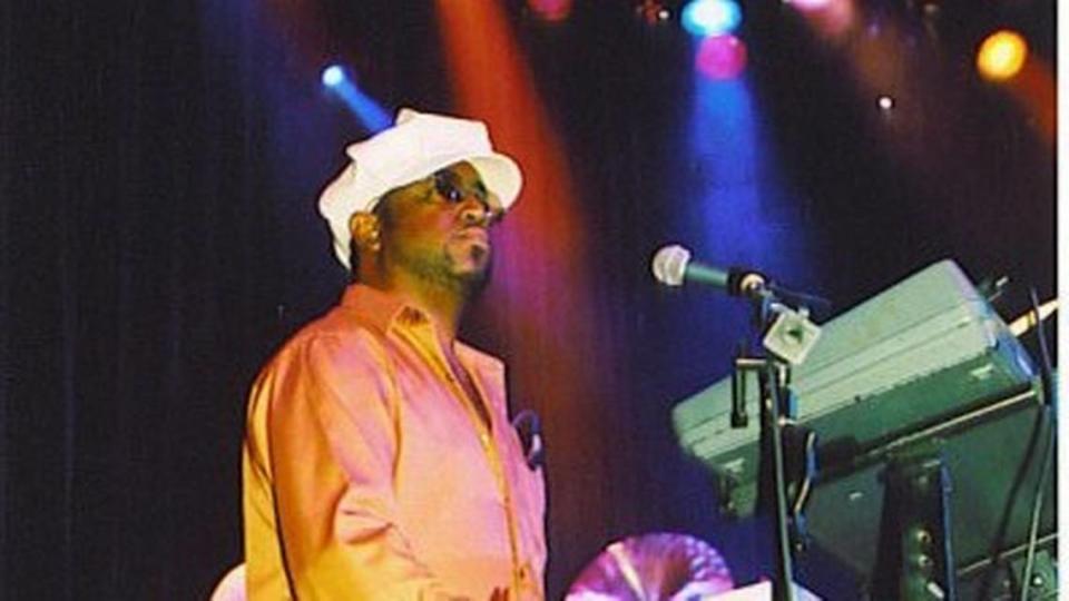 Ronnie Fells has played live since the 1990s with popular bands and musicians, he played as the main keyboardist for well-known R&B group Lo-Key.