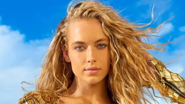 Hannah Ferguson was photographed by Yu Tsai in Fiji.<p>Yu Tsai/Sports Illustrated</p>