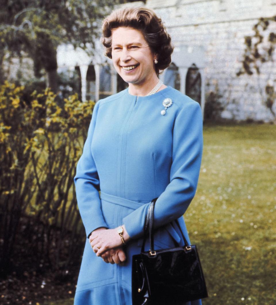 The Queen Elizabeth II poses for her 50th birthday, in April 1976 in Windsor