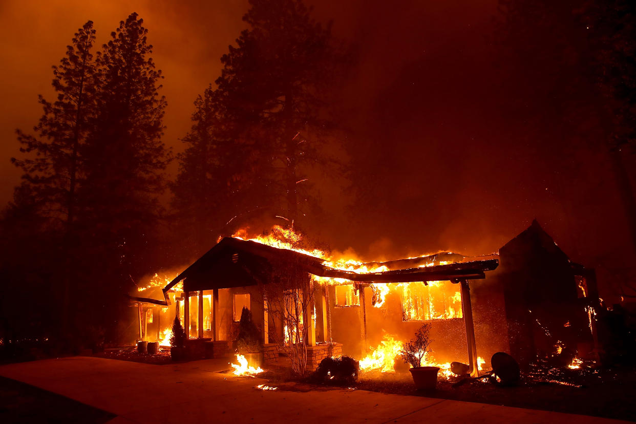 A couple from Paradise, Calif., had their perfect wedding despite the tragic wildfire just days before. (Photo: Justin Sullivan/Getty Images)