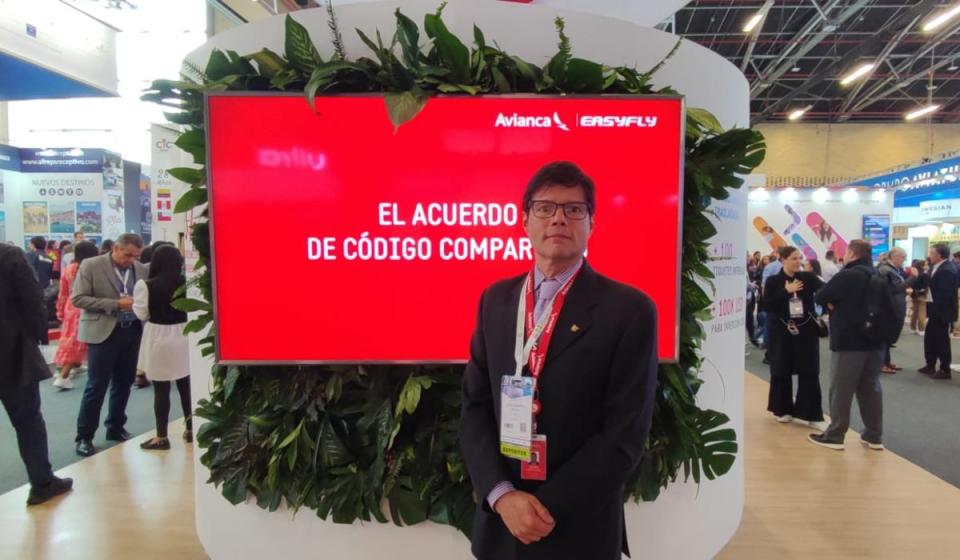 Julio Ordóñez, director de alianzas de Avianca, habla sobre la alianza con Easyfly. Imagen: Valora Analitik.