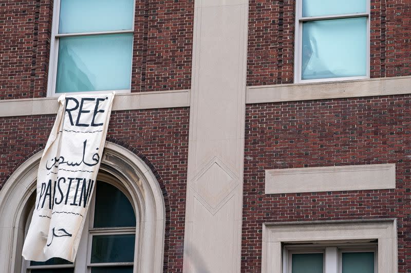 Protests continue on Columbia University campus in support of Palestinians in Gaza