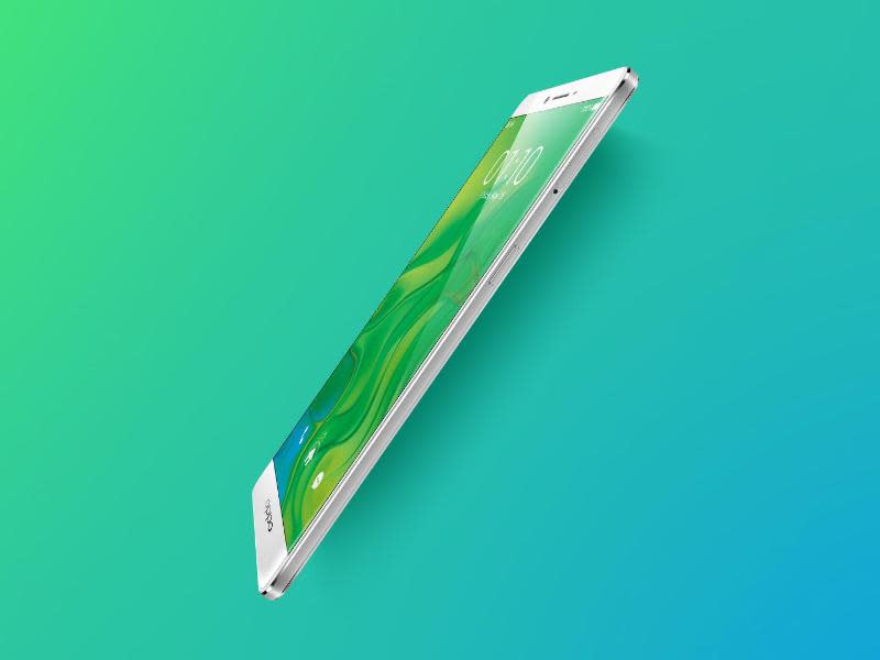 Das R7 Plus (im Bild) trägt mit 7,8 Millimetern etwas mehr auf als das 6,3 Millimeter dünne R7. Foto: Oppo