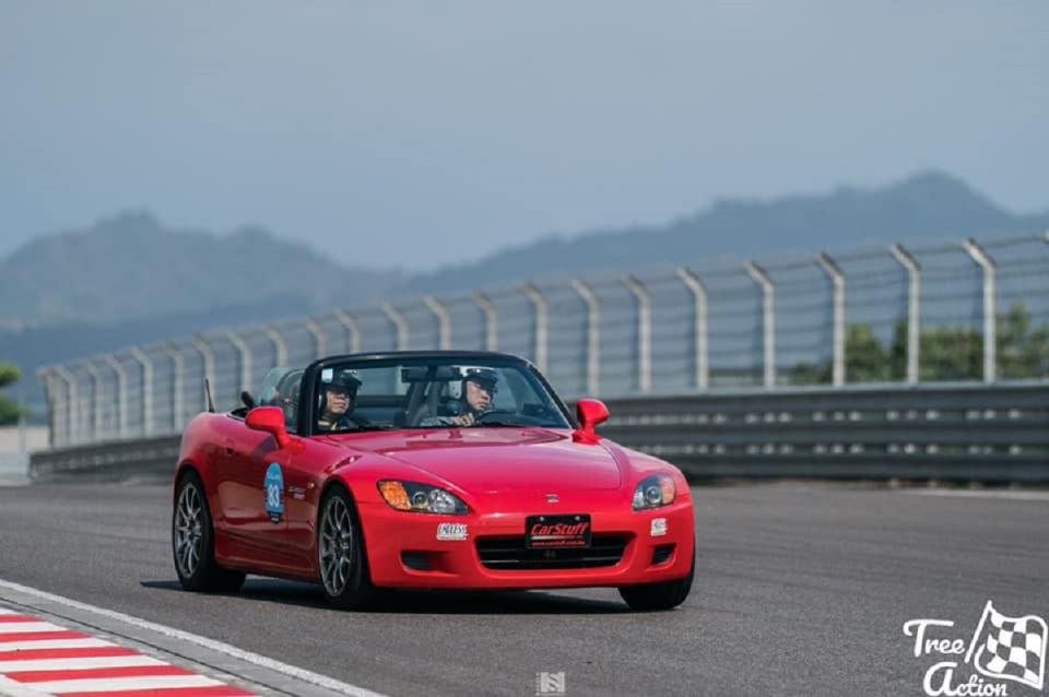 S2000-17.jpg