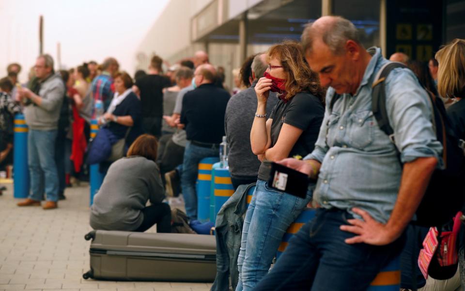 Passengers stuck at Las Palmas in Gran Canaria - BORJA SUAREZ/REUTERS 