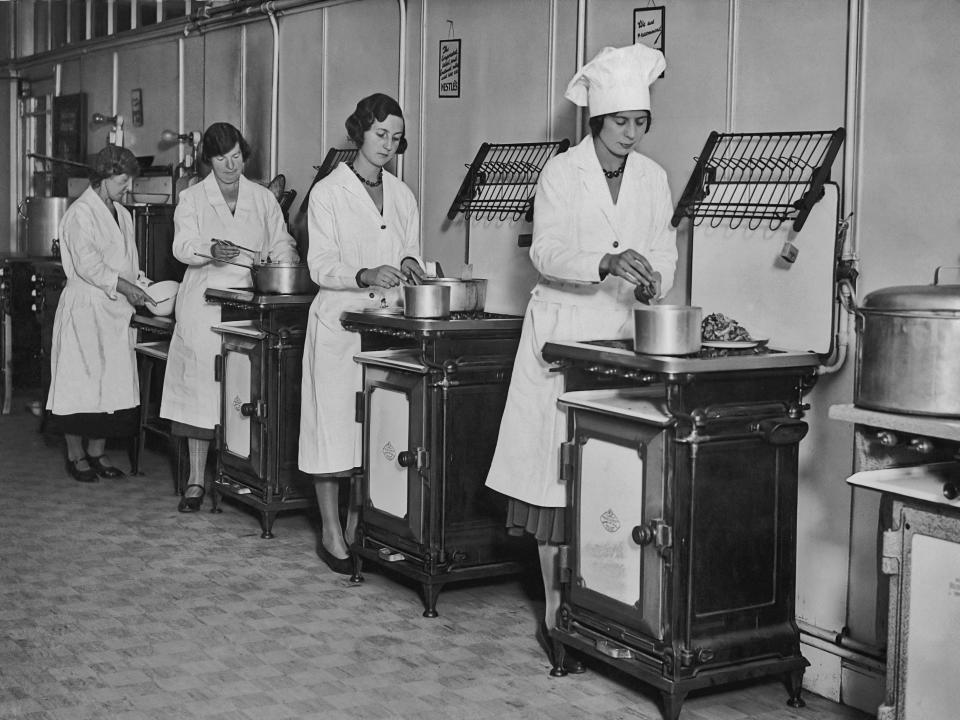 cooking school 1920s kitchen