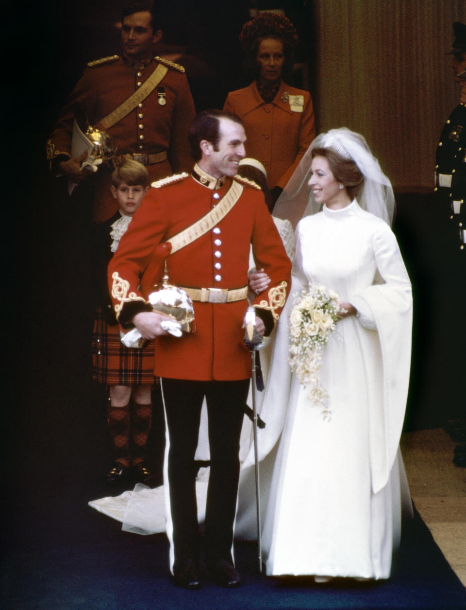 Statement sleeves on her wedding day