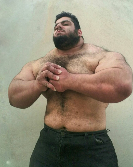 This Might Just Be The Biggest Man You've Ever Seen