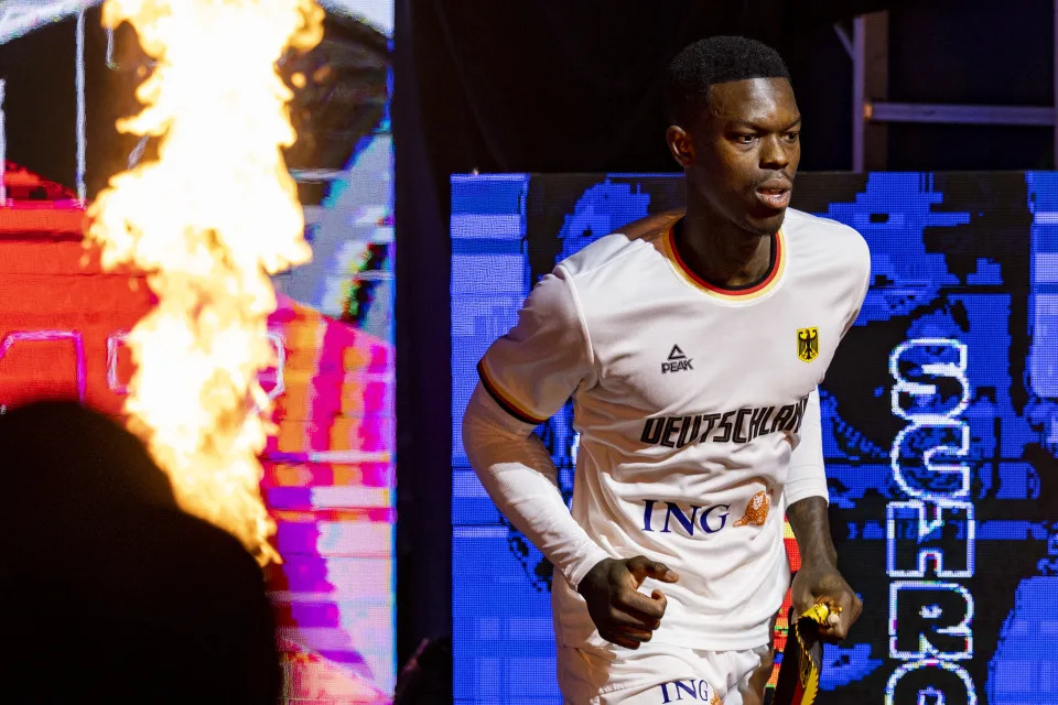 Dennis Schroder在2023年世界盃籃球賽大殺四方，領德國揮軍巴黎奧運。（Photo by Ezra Acayan/Getty Images）