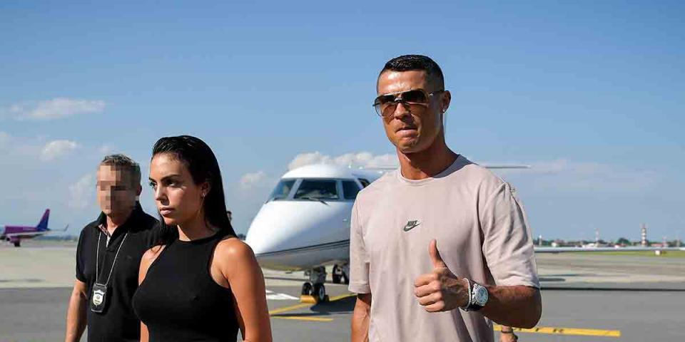 El futbolista Cristiano Ronaldo y su novia Georgina Rodríguez continúan de vacaciones una vez que el jugador portugués ha arreglado sus problemas con el fisco español. Foto: Diez Minutos.