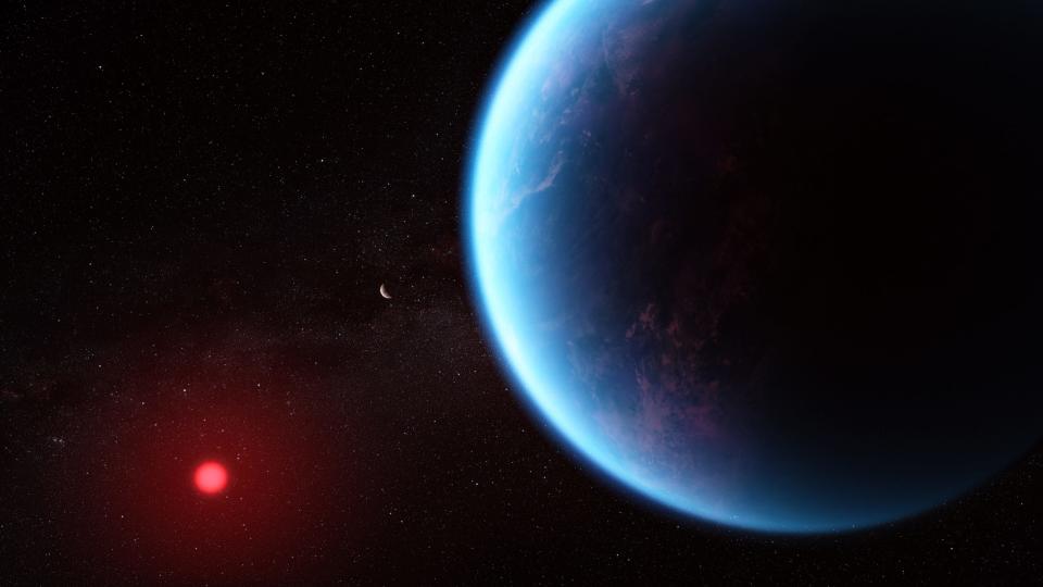 ilustrace tmavě modré planety ve vesmíru se vzdálenou červenou hvězdou v pozadí
