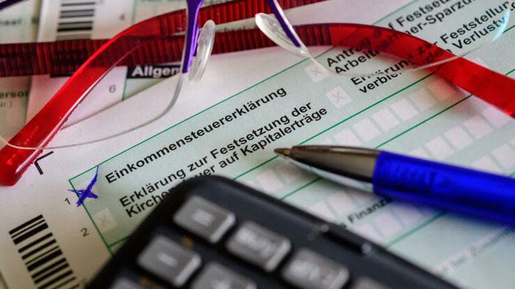 Single-Haushalte in Deutschland müssen deutlich mehr an den Staat abgeben als Familien. Foto: dpa