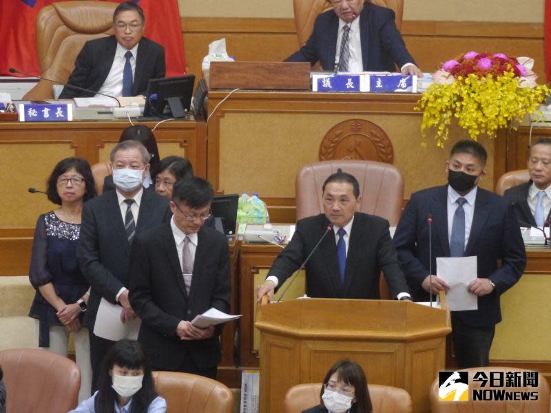 ▲侯友宜出席議會幼兒園餵藥案專案報告，市府各局處首長陪同說明。（圖 ／記者吳嘉億攝，2023.06.13）