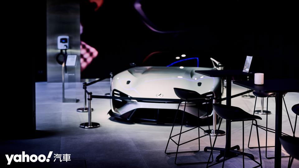 Lexus Elecrtified品牌概念店的空間雖然不大，但正因為如此一放置Electrified Sport Concept就頗為聚焦。