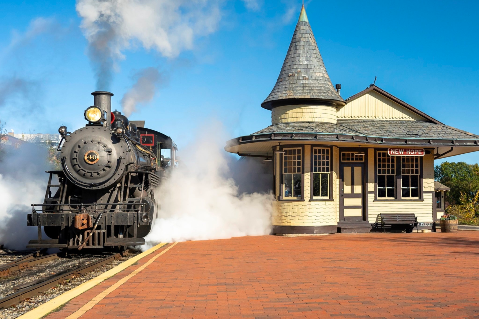 The New Hope Railroad dates back to 1891, when the tracks were laid by the North-East Pennsylvania Railroad.